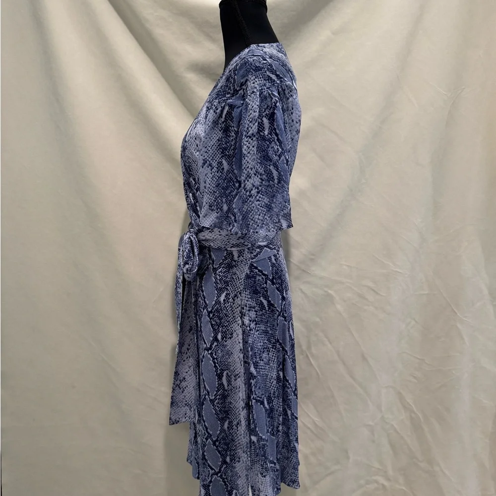 Diane Von Furstenberg Silk Blue Snake Print Wrap Dress - Picture 4 of 11